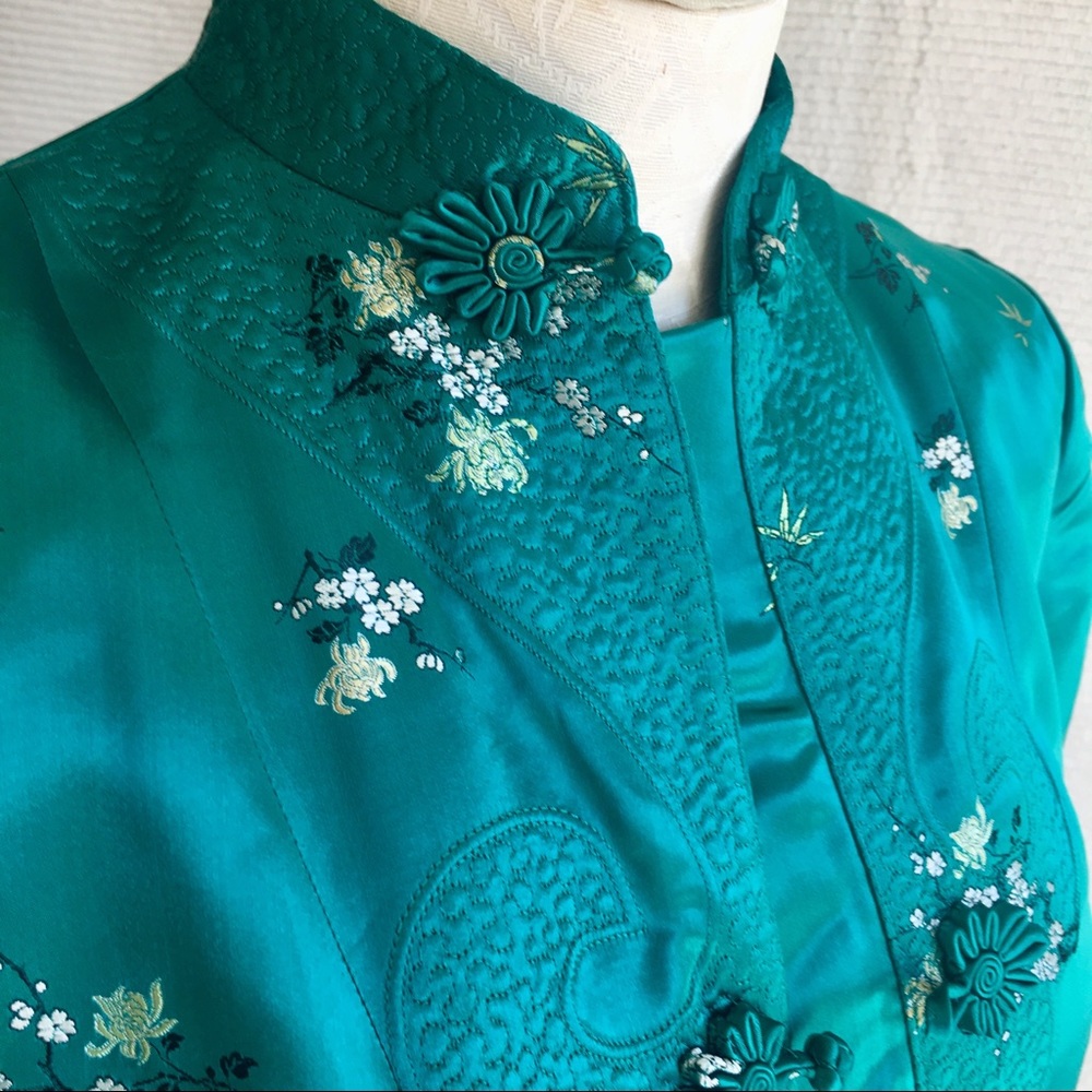 Vintage S Kimono Embroidered Satin Coat from China - Picture 2 of 8